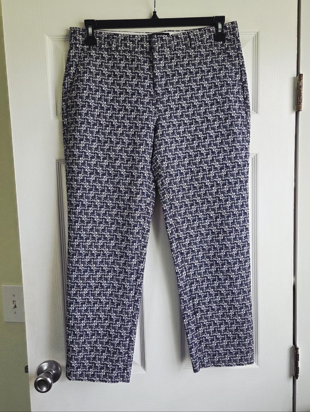 Banana Republic ✨️ Avery Navy & White Geometric Print Women's Crop Pants Size 8
